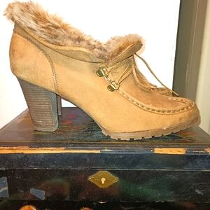 Cozy Tan Fur-Lined Moccasin Booties heels 👠